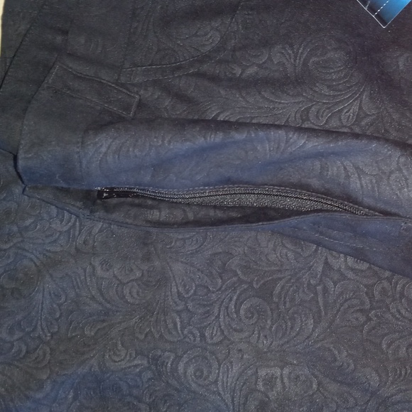 Nygard Sport Size 8 Black Pants Pretty Embossed Floral Women's 'Pants New W Tag - Picture 6 of 7